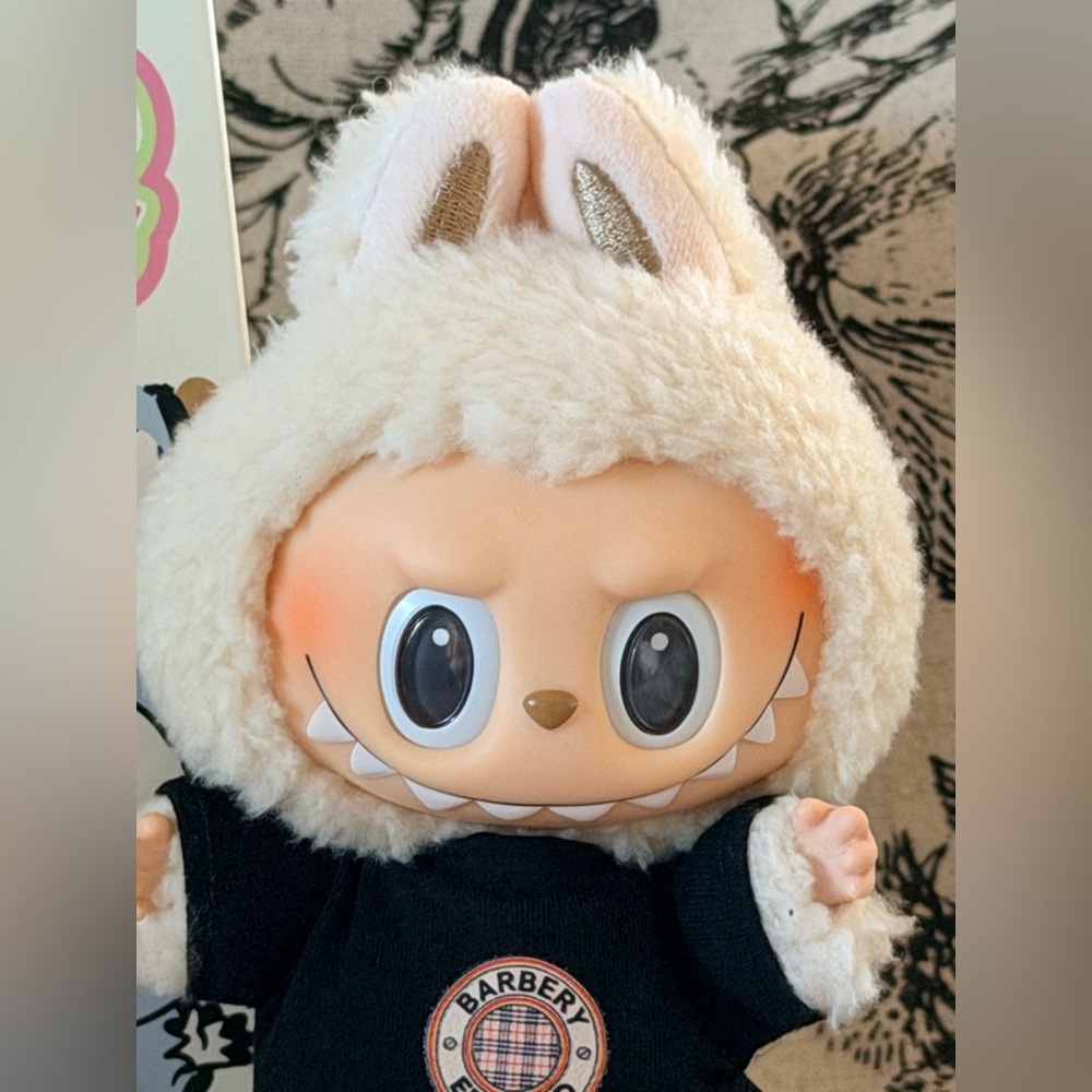 POP MART Exciting Macaron SOYMILK plus Luxury Designer Inspired Outfit NEW - Picture 4 of 6
